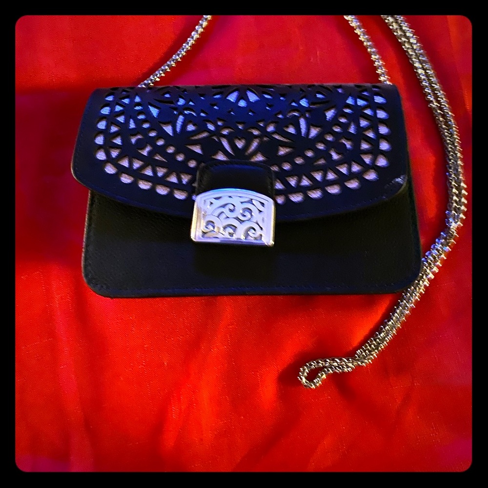 Brighton Crossbody Purse with 2 shoulder straps.